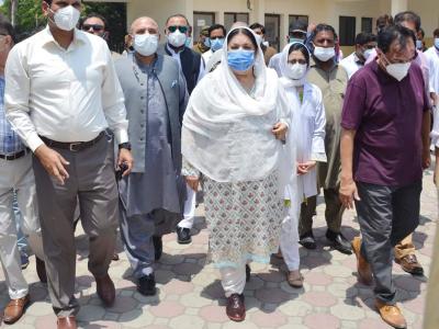 صوبائی وزیر صحت ڈاکٹر یاسمین راشدہ کا مدر اینڈ چائلڈ ہسپتال اٹک کا دورہ 