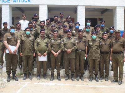 ڈی پی او اٹک سید خالد ہمدانی کی ایم ٹی برانچ پولیس لائنز میں گاڑیوں کی انسپکشن