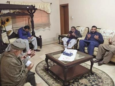 میجر طاہر صادق کی حاجی اکرم خان کے بھائی کے انتقال پر تعزیت