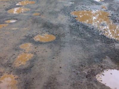 مرزا سنجوال روڈ ٹوٹ پھوٹ کا شکار،حادثات معمول بن گئے 