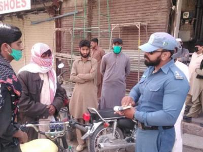 دفعہ 144 کی خلاف ورزی ،موٹرسائیکل اور رکشہ ڈرائیوروں کےچالان